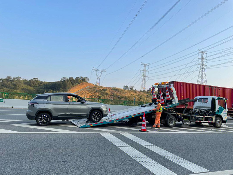 西宁—和田高速公路汽车救援